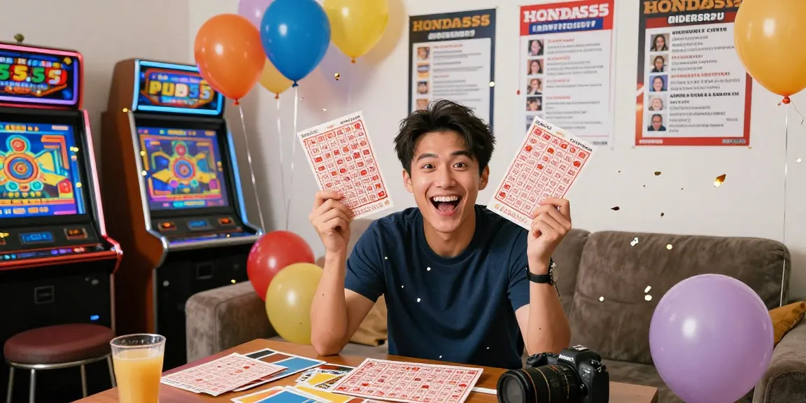 Menampilkan perayaan kemenangan dengan tiket lotere dari https://honda555.net/ dalam suasana meriah di ruang tamu.